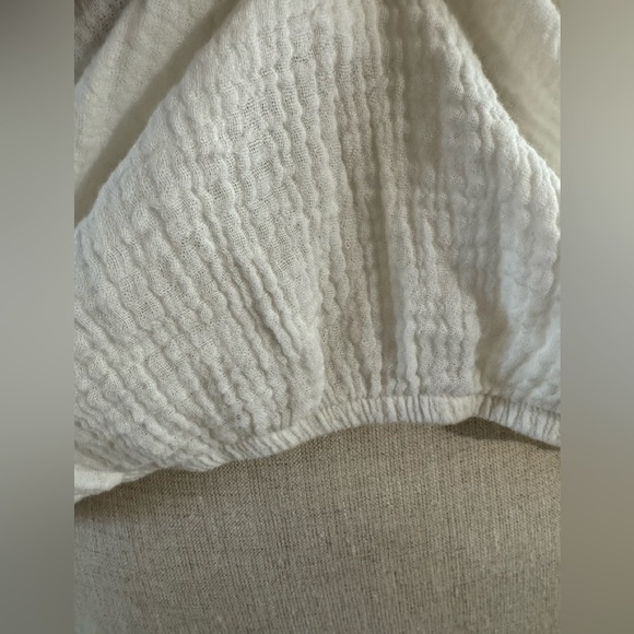 Monrow Voluminous V-Neck Gauze Top, white, size S - Picture 6 of 7